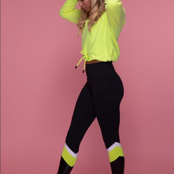 ghxstyle Other - Workout in style! 🔥🔥 Matching bra + pants!